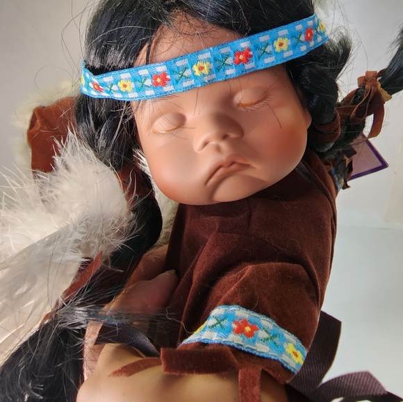 GOLDENVALE 1/2000 Native American Sleeping Baby Porcelain Doll on Pillow - Picture 10 of 10